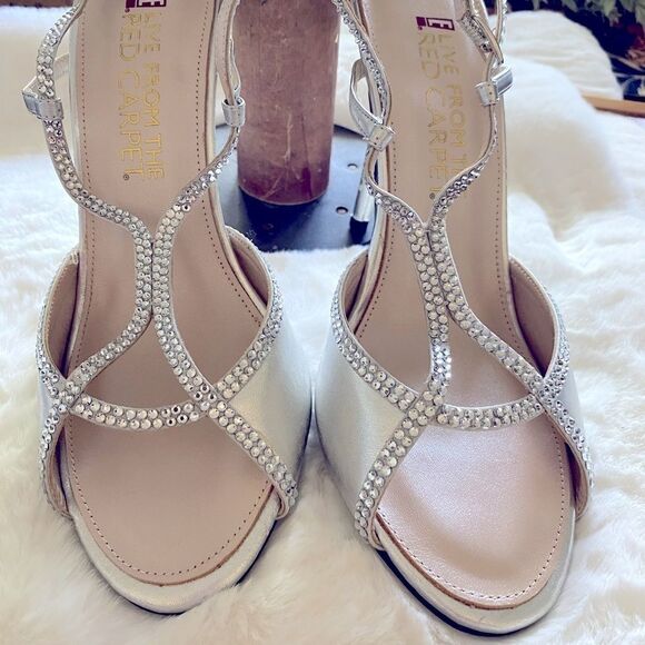 Strappy sandals E!  live from the Red Carpet - Picture 1 of 14